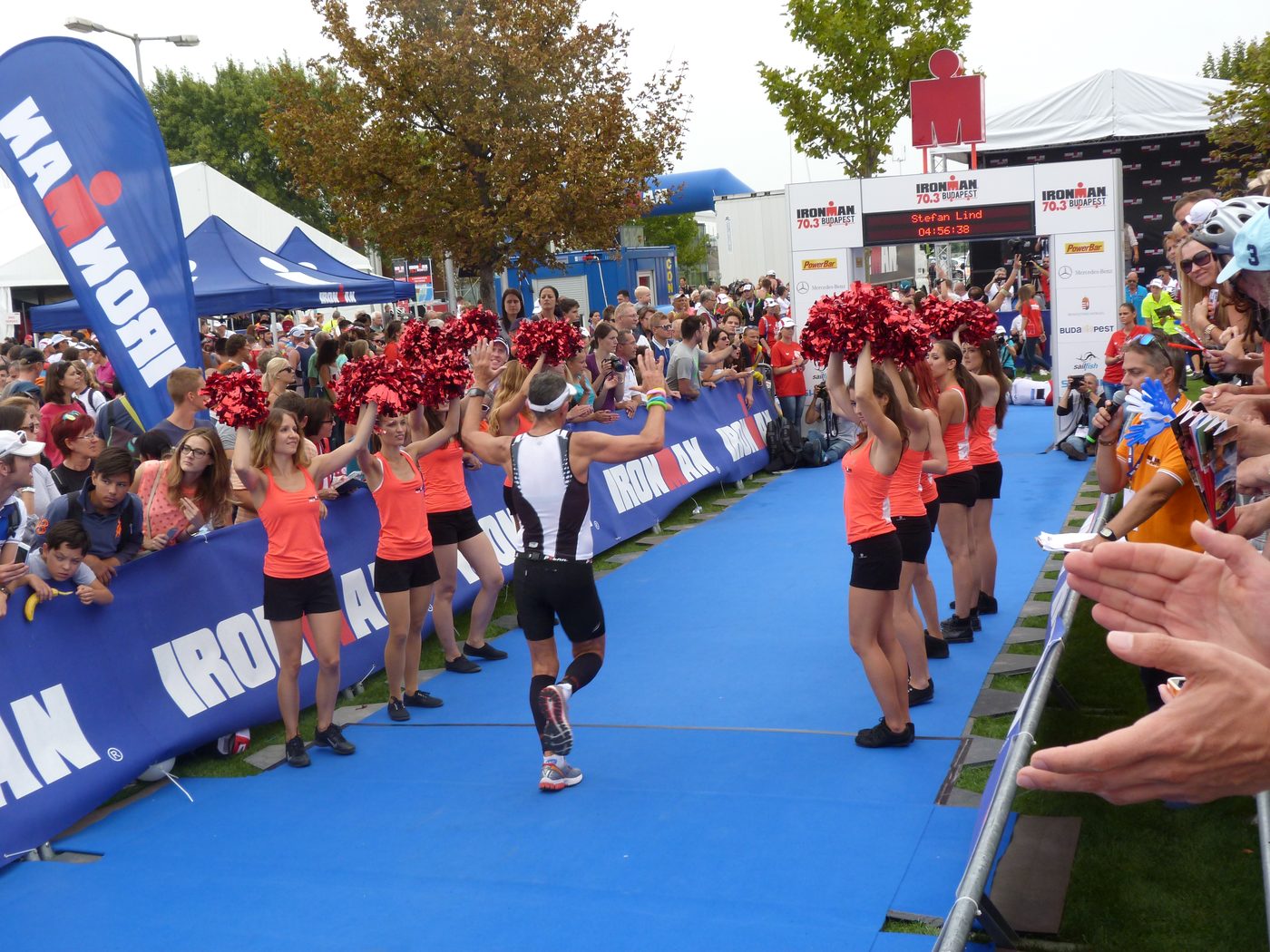 Largada de natação em massa do Ironman triathlon
